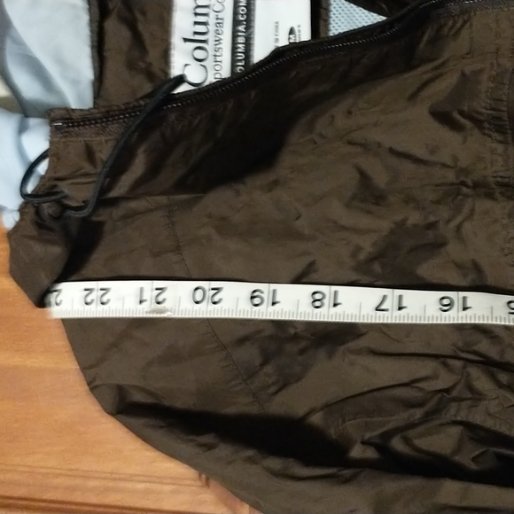 Columbia women's size M waterproof packable hooded coat - Picture 3 of 14